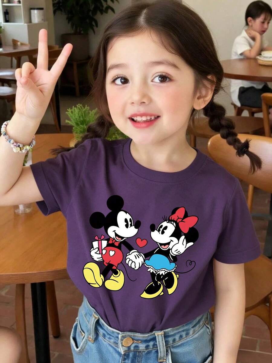 Disney Mickey And Minnie Mouse Holding Hands With Heart Printed Pattern T-Shirts For Girls - Children's Clothing Design Short-Sleeved Casual And Cute Style Comfortable And Casual Wear All Year Round Suitable For Parties And Play Machine Washable Gift Children's Clothing Girls' Short-Sleeved Shirts - Purple - View 1