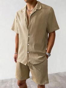 2 Stücke Herren Casual Sommer Set, gestrickte Jacquard gestreifte Kurzarm Strickjacke mit Kubakragen kombiniert mit Shorts mit elastischem Bund und Kordelzug, leichter atmungsaktiver khakifarbener Anzug, passendes Paar-Outfit, geeignet für Wochenendtermine, Strandurlaub und Kreuzfahrtpartys, tolles Geschenk für Freund, Ehemann und Muttertag - Kamelfarben - Übersicht 3