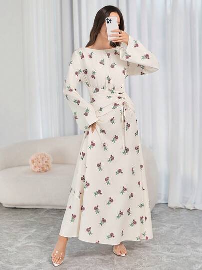 女士优雅花叶印花连衣裙 - 经典圆领，飘逸喇叭袖，腰间系带，是约会之夜、生日、早午餐和乡村音乐会的理想之选
