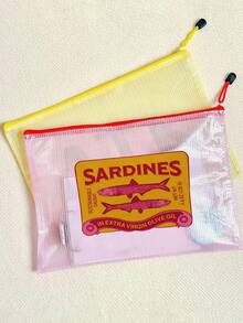 Neue Vintage Sardinen wasserdichte PVC Strandtasche mit buntem Buchstabendruck - A4 Größe, transparente Kosmetiktasche, Medizinset, mit Nylonreißverschluss, ideal für Schwimmen, Tauchen & Sommerurlaub - leicht, perfekt für Männer, Frauen & Jugendliche, Strandtasche Zubehör Reiseessentials Reisezubehör Reisemuss Urlaubsessentials Urlaubsreisetasche Makeup-Tasche Make-up-Organizer Kulturtasche Kosmetiktasche Pflegetasche Waschbeutel Kulturtasche Reise Damen Reisetaschen Damen Tragbare Tasche mit großer Kapazität - Verschiedenfarbig - Übersicht 4