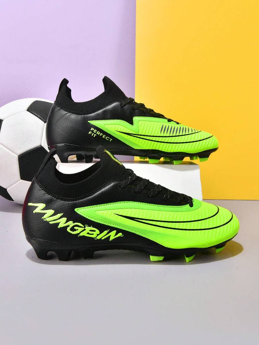 New Recommended Youth Soccer Shoes For School, Students, Matches And Training. Low-Top Cleats For Adults And , Suitable For AG, FG, Soft Ground, Real Grass Field And Turf. Lace-Up Men's Soccer Shoes, High-Top Professional Soccer Boots - Black and Green - View 1