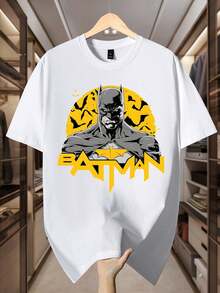 Warner Bros Camiseta con diseño de tira cómica de Batman: suave y cómoda, con cuello redondo, perfecta para viajes, deportes, actividades al aire  ropa informal. Un regalo ideal para Navidad. Ropa para actividades al aire libre | Camisetas con diseño | Ajuste cómodo, camiseta de Batman - Blanco - Ver 1
