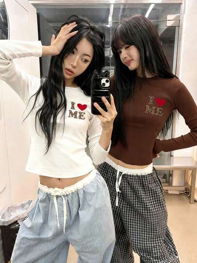 两件套女士圆领长袖T恤套装，美式风格，新款豹纹印花和字母图案，适合春秋季节，时尚百搭的修身短款上衣