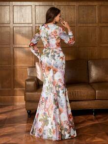 Faeriesty 优雅女士交叉领印花长裙：长袖、荷叶边下摆、修身剪裁、侧开衩设计、飘逸柔软面料、后拉链闭合 - 完美适用于新娘写真、花园婚礼宾客、周年庆典、浪漫之旅、室内正式活动和春季派对 - 彩色 - 查看 2