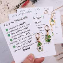 7件套独特“友谊好运”绿色钥匙扣套装，圣帕特里克节礼物。包含绿色小妖精、马蹄铁、四叶草和其他幸运钥匙扣。爱尔兰友谊礼物，附赠专属口袋拥抱卡片和四叶草卡片——寓意友谊中的希望、信念、爱与好运，圣帕特里克节友谊护身符。 - 彩色 - 查看 5