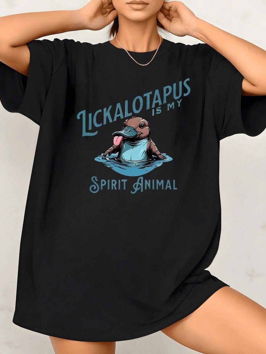 Figura de ornitorrinco divertido sacando la lengua y flotando en agua simboliza la alegría interior y conexión espiritual camiseta de mujer blanca 220g casual cómoda - Negro - Ver 1
