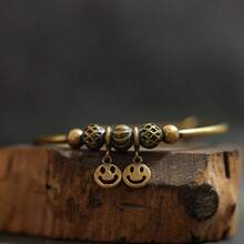 1件笑脸吊坠手镯 - 简约哑光铜手镯，趣味日常佩戴配饰，散发正能量 - 銅色 - 查看 6