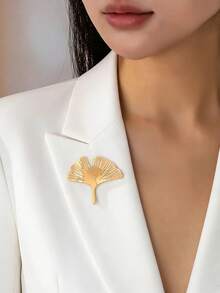1pc Fashionable Minimalist Hollow Ginkgo Leaf Brooch, Suitable For Women's Daily And Party Wear - Gold - View 3