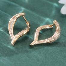 一对优雅奢华的黄金耳环，时尚几何设计，搭配合成锆石吊坠，高品质日常饰品 - 金色 - 查看 2