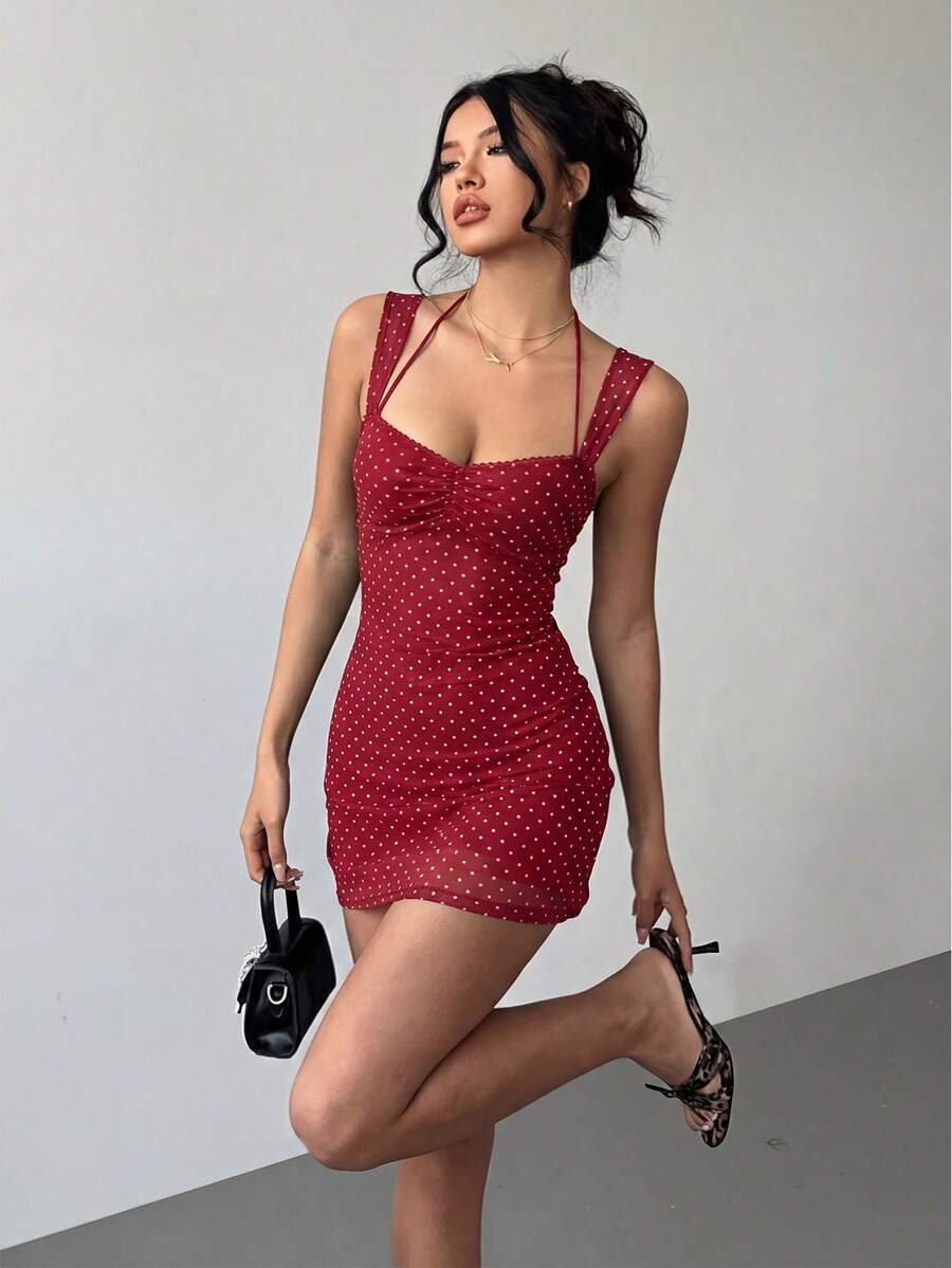女士性感红色波点褶皱露背交叉绑带紧身迷你连衣裙，适合派对、夜店、优雅时尚、晚宴约会、休闲、波西米亚风等场合。 - 紅色 - 查看 1