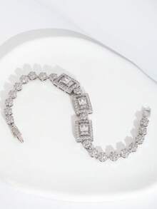 一套奢华优雅的镶嵌立方氧化锆长方形手链，适合女士婚礼和派对佩戴，不含礼盒 - 銀色 - 查看 3