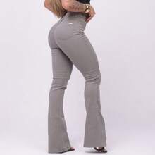 Calça Jeans Feminina Flare Pantalona Cinza Jeans Premium Cos Alto Empina Bumbum  Boca de Sino Com Elastano - CINZA - Visão 4