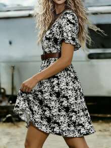 Đầm ngắn nữ in hoa đen trắng, cổ chữ V cài nút, dáng suông, thích hợp mặc hàng ngày, đi nghỉ mát, hẹn hò, dự tiệc (không kèm thắt lưng) Thanh lịch - Đen và trắng - Xem 1