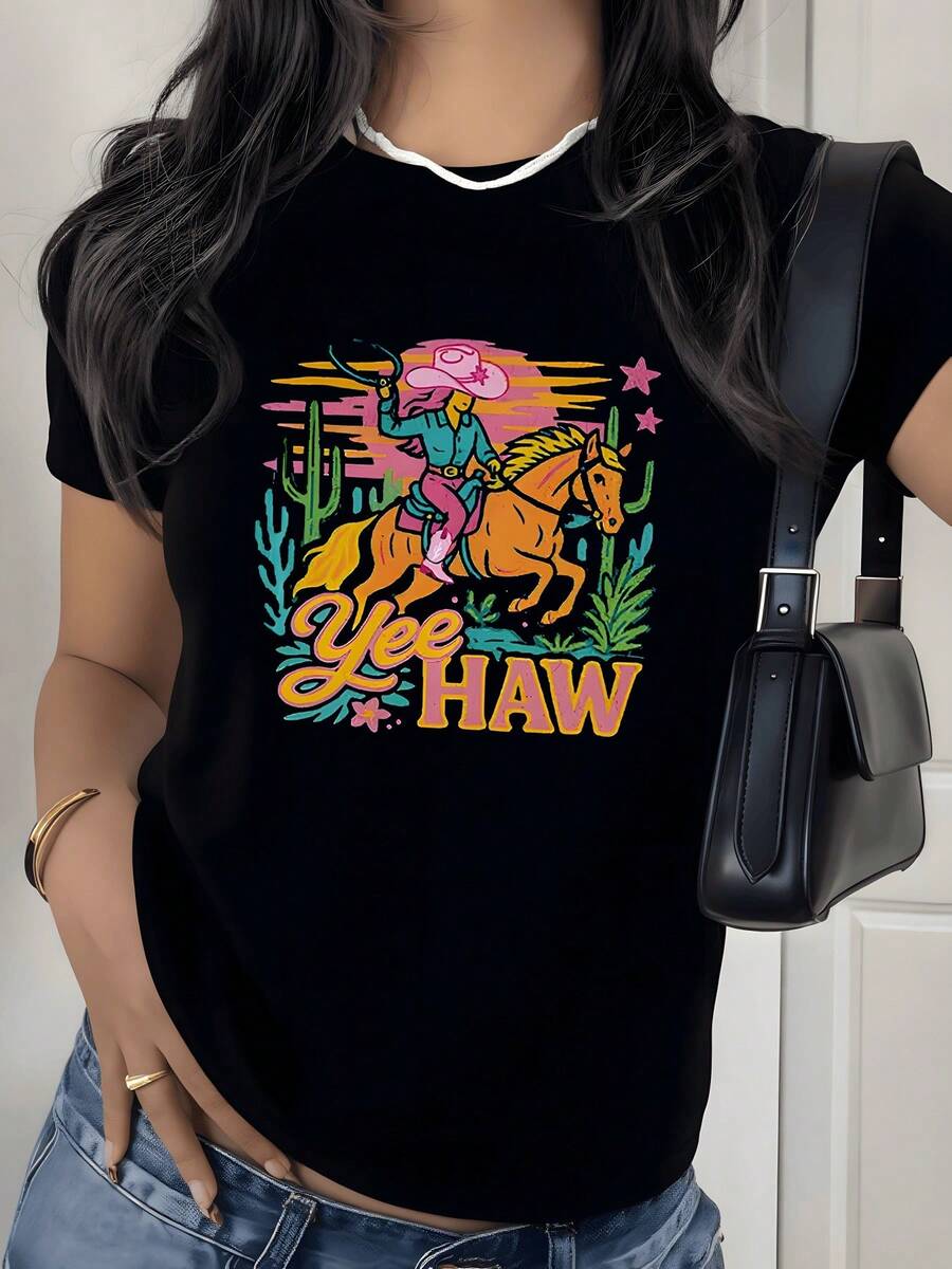 Vaquera montando un caballo al atardecer con cactus y estrellas que transmiten libertad y energía del oeste con tonos vivos y espíritu aventurero camiseta de mujer 220g casual cómoda para días soleados - Negro - Ver 1