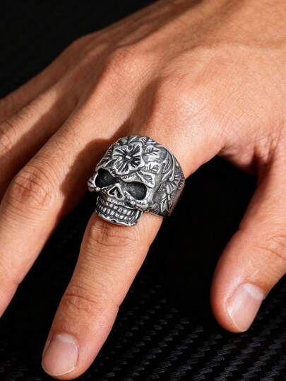 1pc Dark Retro Style Color-Retaining Stainless Steel Rose Carved Skull Men's Ring For Daily Commute Accessory