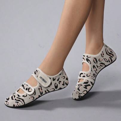 Zapatos de agua para mujer, zapatos acuáticos, calcetines de agua de secado rápido descalzos, zapatos de yoga, zapatos deportivos para exteriores, zapatos ligeros de malla para caminar, adecuados para kayak, remo, senderismo, surf y caminar