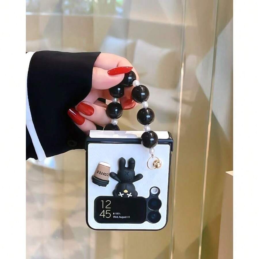 Elegante weiße Lederoptik 3D Bär Kaffee Klapphandy Hülle mit Perlenkette, geeignet für Samsung Galaxy Z Flip3 5G/Galaxy Z Flip 4 5G/Galaxy Z Flip 5 5G/Galaxy Z Flip 6 5G/Galaxy Z Flip 7 5G - Verschiedenfarbig - Übersicht 1