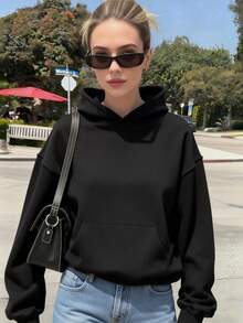 Disney Women's Hooded Sweatshirt Features A Disney Princess Ariel Cartoon Lettering Print Autumn/Winter Hooded Sweatshirt Soft, Comfortable, And Warm Fabric Essential Autumn/Winter Wardrobe Piece Perfect For Everyday Casual Wear, Travel, Or Shopping Also Makes An Ideal Gift - 黑色 - 查看 2
