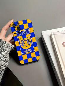 Logotipo de los Tigres UANL en amarillo y azul. Esta elegante funda negra es compatible con Samsung, Apple, VIVO, OPPO, , Transsion, ,  y Honor. Fabricada en silicona TPU, ofrece protección contra golpes y caídas, además de una sensación superior. Es un regalo ideal para familiares, amigos y seres queridos, y la opción perfecta para San Valentín y Año Nuevo. - Negro - Ver 6