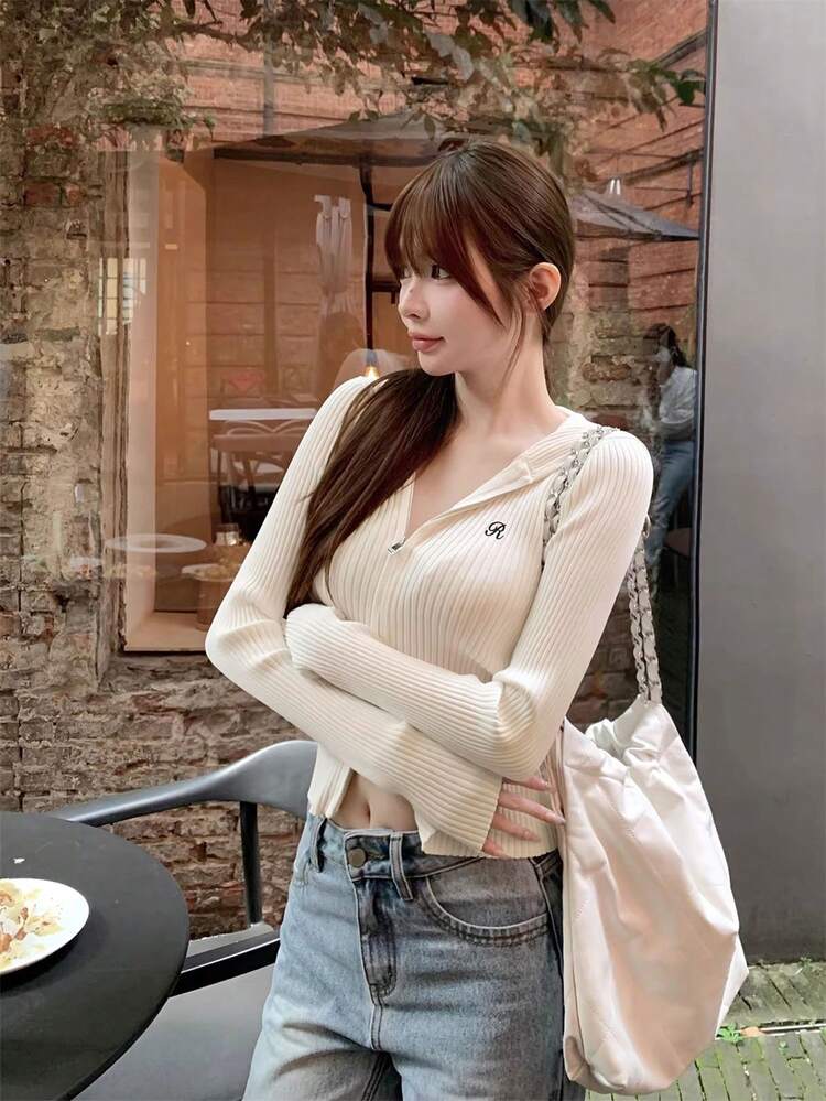 ベージュ無地リブニットパーカー - エレガント、控えめ、セクシー、スウィートカジュアルストリートY2Kスタイル長袖ジップアップ刺繍フィットクロップドニットトップと女性用カーディガン | 若い女性、レディース、スウィートガール、Y2Kガール、セクシーガールに適しています。バレンタインデー/女性の日/母の日/カジュアルな集まり/ビーチバケーション/パーティー/入学/結婚式シーズン/音楽祭/2026年可愛いパーカー付きボーダーニットセーター - アプリコット - 見る 4