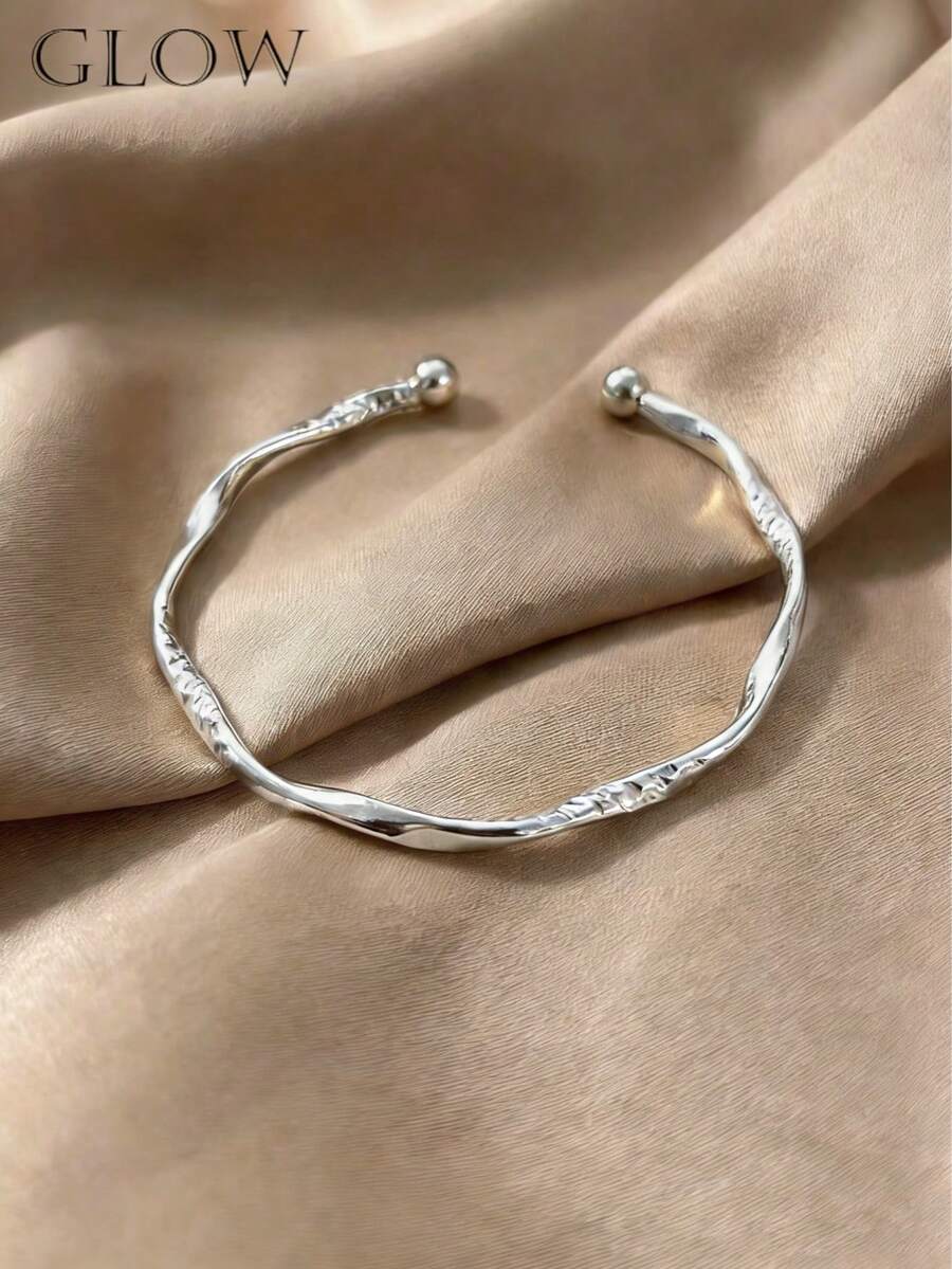 1pc Silver Minimalist Chic Textured Plain Bangle Bracelet, Suitable For Young Girl Daily And Festival Wear (Adjustable Opening) - Silver - View 1