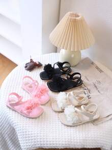 1 par de sandalias de flores de moda, zapatos minimalistas y versátiles de slip-on, zapatos de princesa cómodos con suela blanda y antideslizante, adecuados para uso en verano, al aire en la playa - Negro - Ver 5