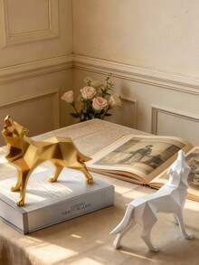 Geometric Wolf Sculpture - Modern Abstract Animal Sculpture, Minimalist Home Decor Suitable For Living Room, Office, Bookshelf, Nordic Style Decorative Ornament, White And Gold - Multicolor - View 3