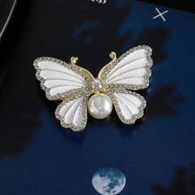Exquisite funkelnde Kleeblatt-Brosche, hochwertige grüne elegante Anstecknadel, neues Modeaccessoire - Schmetterling - Übersicht 1