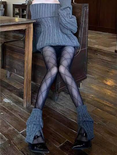 一双黑色菱形网眼女士丝袜，性感撩人，春秋季网眼阔腿裤，独特设计，显瘦效果