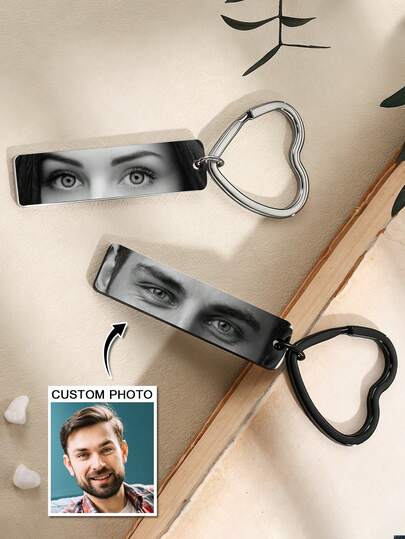 1pc Personalized Fashion Couple Keychain, Customized Eye Photo Heart-Shaped Keychain, Customized Carved Durable Stainless Steel Key, Fashionable, Simple, Unique, Customized Valentine's Day, Anniversary, Birthday Creative Gift