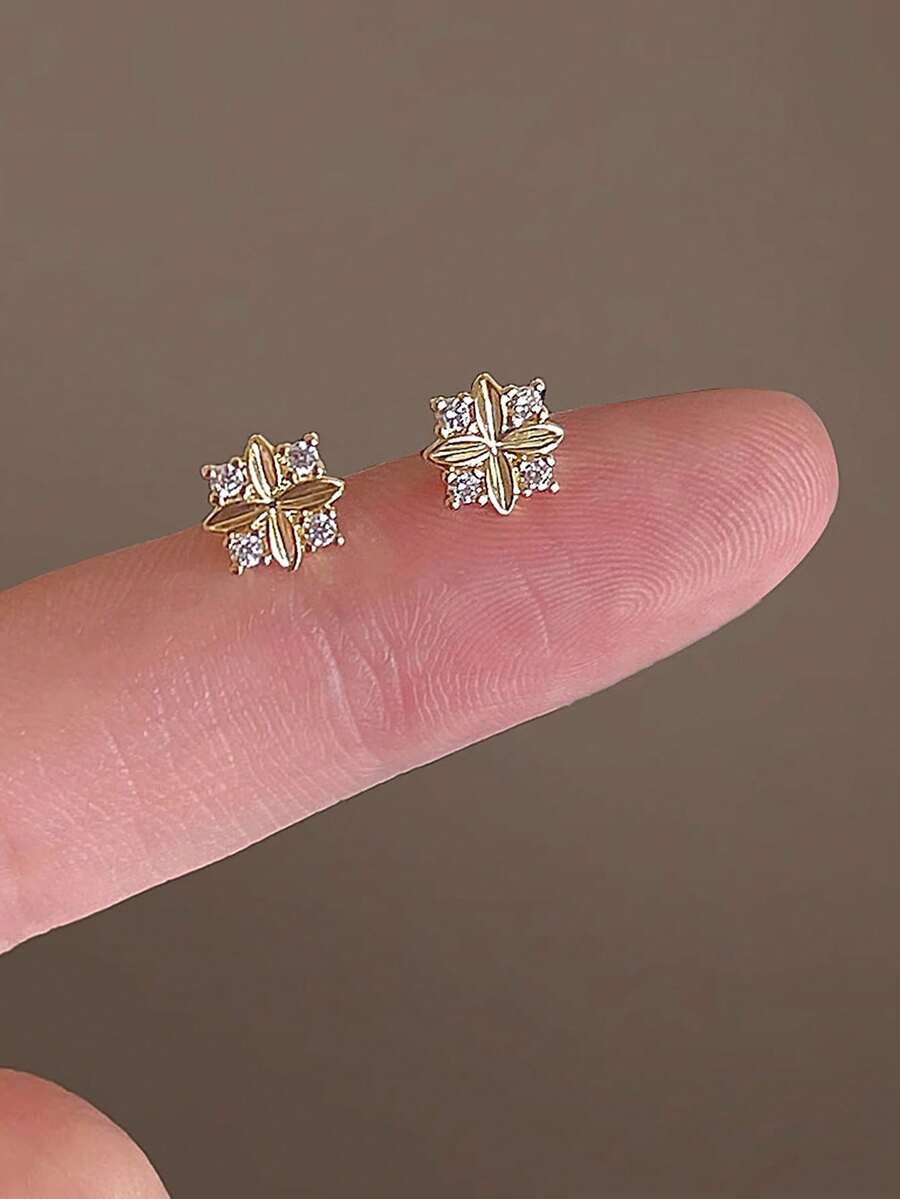 1 Pair S925 Sterling Silver Lucky Four-Leaf Clover Stud Earrings, Women's Rhombus Zirconia Inlaid Small Flower Petals Earrings, Sweet Elegant Ins Style Niche Earrings, Versatile For Daily Wear And Gifts - Four Leaf Clover - View 1