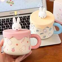 Cốc cà phê bằng gốm sứ Miffy màu hồng, họa tiết trái cây và lá mùa thu, có nắp đậy, được cấp phép chính thức - Thiết kế nắp hình nhân vật thỏ hoạt hình Nhật Bản 3D đáng yêu - Chất liệu gốm sứ chịu nhiệt chất lượng cao - Món quà sinh nhật và ngày lễ hoàn hảo cho thanh thiếu niên, người lớn, phụ nữ, học sinh, nhân viên văn phòng. - Nhiều màu - Xem 7