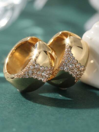 一对优雅奢华圆形耳环，金色优雅女士耳环，微镶嵌合成锆石，经典百搭，适合女士日常及正式场合佩戴。