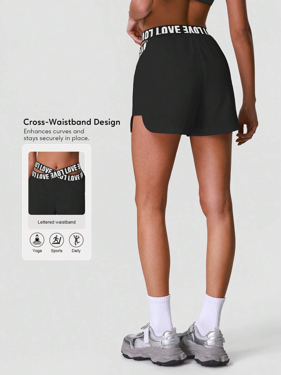 Sodalemon Shorts de treino femininos com cinto na cintura, bolsos laterais, cós elástico, modelagem solta, camada dupla, ideais para esportes, ioga e atividades ao ar livre.