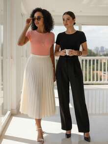 Set Of 2 Women's Short-Sleeved Elegant Bodysuits In Supplex Fabric. Stylish Casual Look, Comfortable Bodysuit, Basic And Stylish Fashion. Simple, Casual, Knit Fabric. - 黑鮭魚 - 查看 5