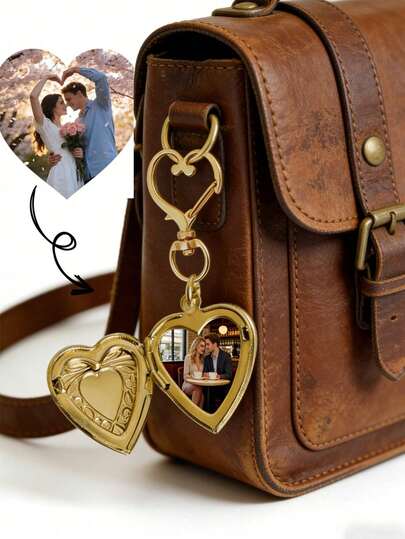 1个心形吊坠钥匙扣，不锈钢照片吊坠，创意照片收纳盒，包包挂饰，适用于包包挂饰、钥匙扣、耳机配件等，是生日、婚礼和情人节的理想礼物，适合男女返校季，是浪漫季节的完美之选。