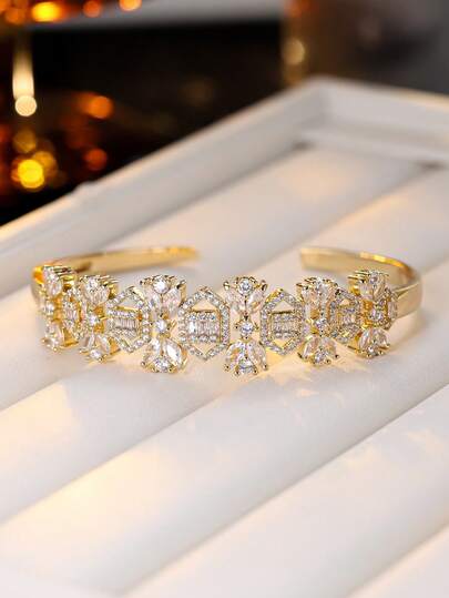 1pc Exquisitely Designed Luxury Bracelet, Featuring 3D Floral Motif And Multi-Cut Faux Diamond Combination, Elaborate And Detailed, Suitable For Daily Wear, Parties And Formal Events