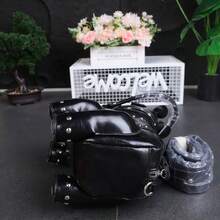2026 New Luxury Minimalist Women's Handbag A Crossbody Bag Blending Sweetness With Avant-Garde Flair A Uniquely Crafted Foal-Shaped Shoulder Bag Niche Design, Absolutely One-Of-A-Kind! Punk Studded Foal Plush Bag Essential Dark-Style Streetwear Women's Handbag - 黑色 - 查看 9