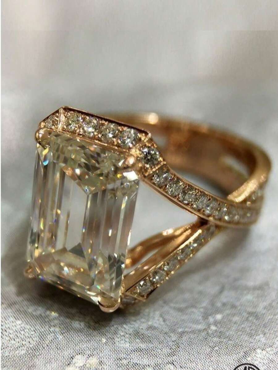 14K镀金优雅女士订婚戒指，镶嵌合成立方氧化锆，适合订婚、婚礼、派对装饰，也是正式场合的完美配饰。 - 金色 - 查看 1