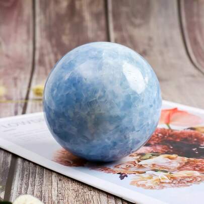 天然蓝色天青石水晶球，适合家居装饰，水晶节馈赠亲友。