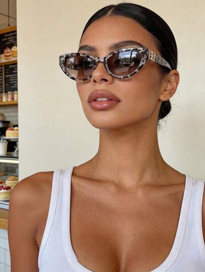 Gafas de sol con estampado de leopardo, montura de ojo de gato retro de plástico para mujer, estilo clásico para uso al aire libre, viajes, playa, vacaciones y uso casual, gafas de sol de verano con protección UV para hombres y mujeres