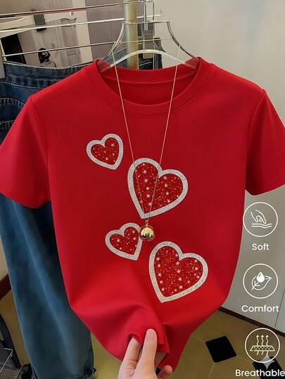 Playera Blanca de Mujer con Gráfico de 4 Corazones Rojos de Brillo y Borde Plateado, Camiseta de Estilo Aesthetic Brillante Manga Corta, Top Romántico y Femenino, Blusa Casual de Moda