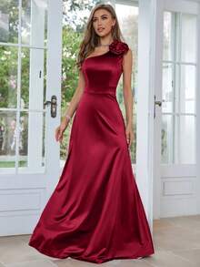 Vestido longo feminino elegante e charmoso, com decote assimétrico fluido, saia evasê e costas abertas, ideal para eventos de gala à noite. - Vermelho - Ver 1
