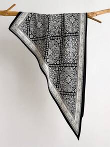 1pc French Retro Versatile Cashew Flower Vibe Dual-Use Triangle Scarf, Suitable For Daily Office, Vacation, And Gift - Black - View 9