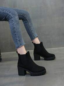 Botas de plataforma de tacón alto Chelsea elásticas negras para mujer, se pueden usar con pantalones y leggings, adecuadas para las temporadas de otoño e invierno. - Negro - Ver 4