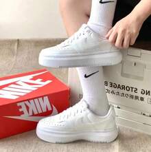 Nike Giày thể thao nữ đế cao dáng ôm Court Vision Alta Air Force Casual Sneakers - trắng - Xem 8