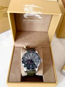 Burberry Silver Case Olive Green Nylon Strap Black Dial, Men's Swiss GMT Quartz Wristwatch - 黑色 - 查看 2