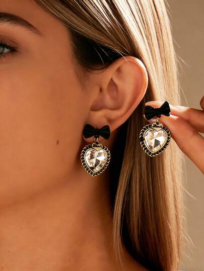 1 Pair Fashionable Retro Bow & Heart Earrings For Women, Suitable For Daily Wear, Dates, Valentine's Day, Mother's Day Gifts