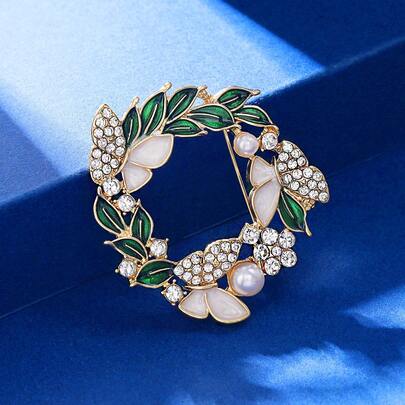1pc Refreshing Minimalist Green Butterfly Floral Wreath Brooch, Alloy Rhinestone Pearl Decor Lapel Pin For Women