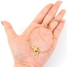 1 pieza Nuevo brazalete de cadena de acero inoxidable dorado con inicial cruzada de moda para mujeres - Amarillo Oro - Ver 3